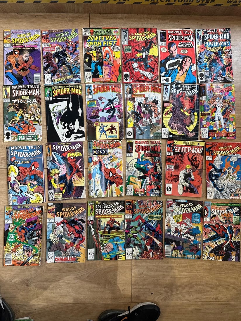 24 Spider-Man Comic Book Lot (1 of 9)