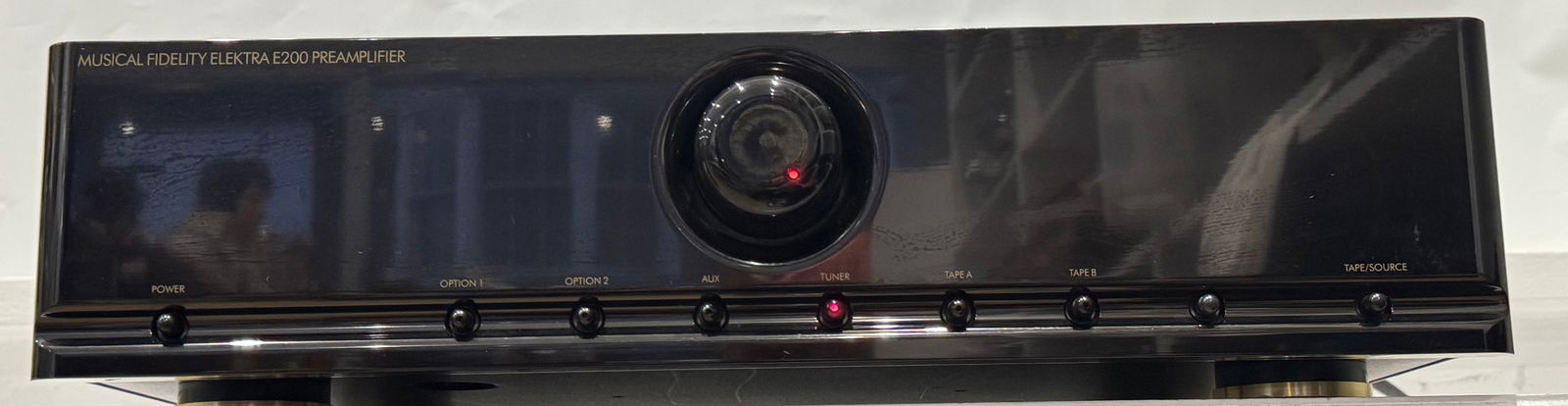 MUSICAL FIDELITY ELEKTRA E200 PREAMPLIFIER: The Musical Fidelity Elektra E200 is a classic high-fidelity solid-state preamplifier from the respected British audio manufacturer Musical Fidelity. Designed during the golden era of analogue hi-fi,