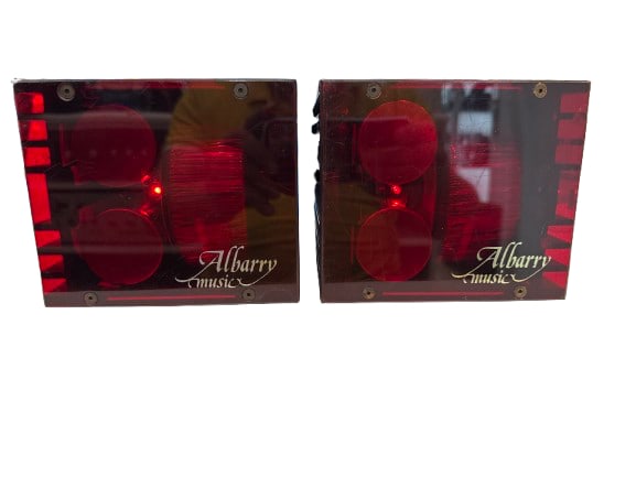 Albarry M408 monoblock amplifiers: 2x albarry amps. They both power up. Please Note: This item cannot be shipped by us. You will need to arrange your own shipping or collect it in person. ; Overall condition is very good.