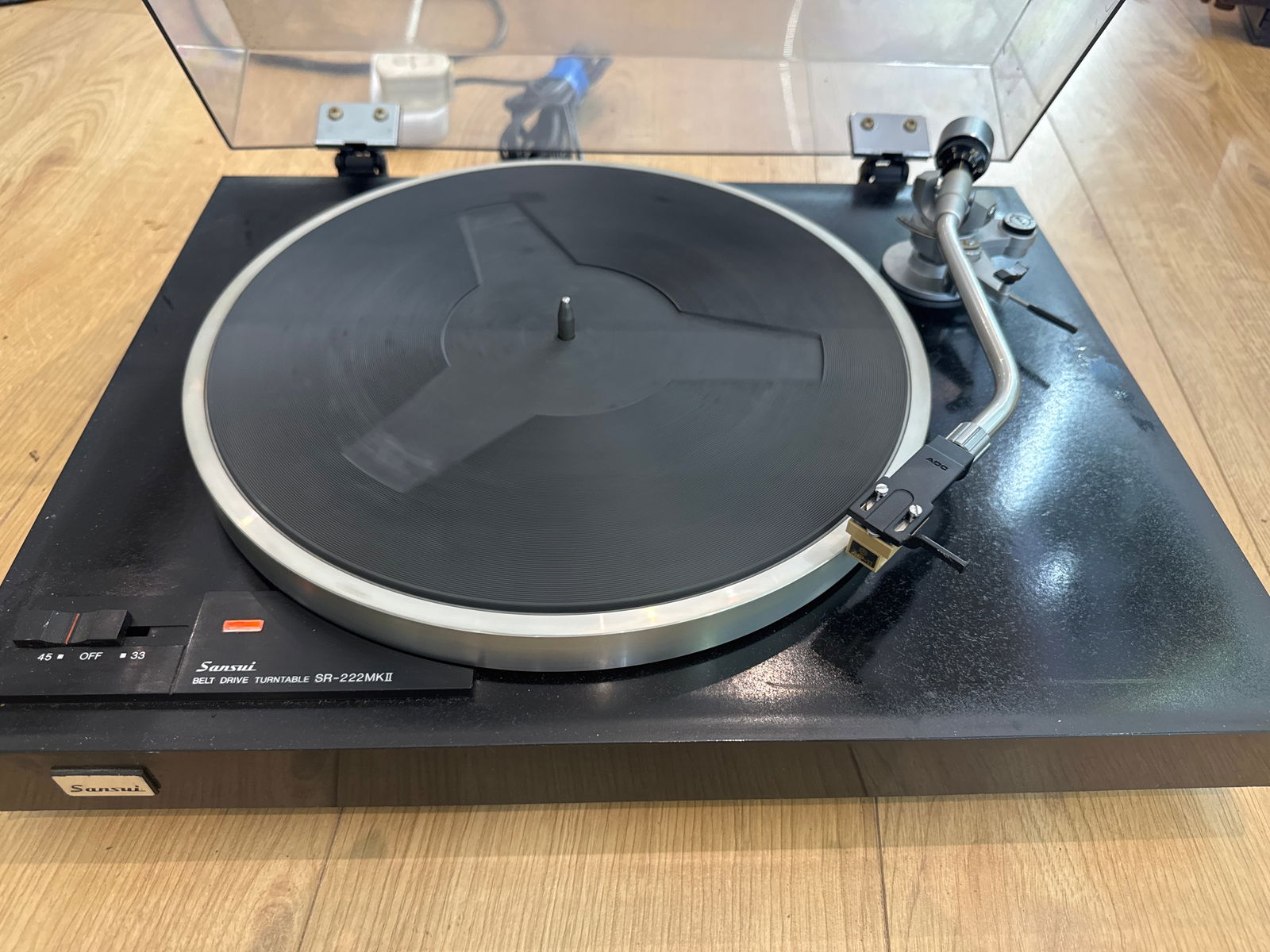 Trio KD-1033 Turntable: Powers on and disc plate rotates. ; Overall condition is very good. Please Note: This item cannot be shipped by us. You will need to arrange your own shipping or collect it in person.