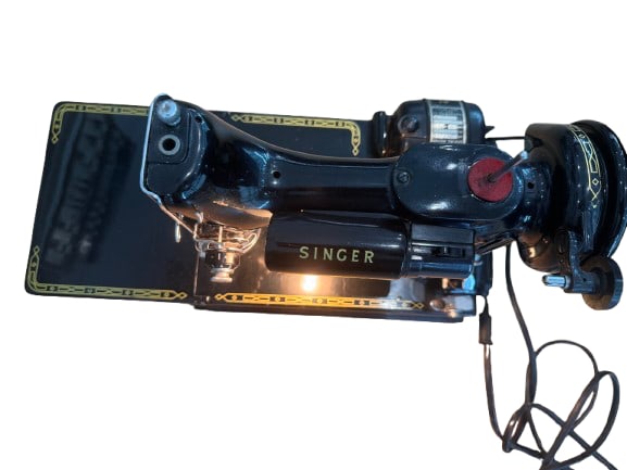 Singer 221K Featherweight Sewing Machine, - 2