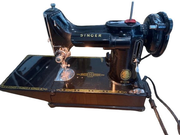 Singer 221K Featherweight Sewing Machine, - 6