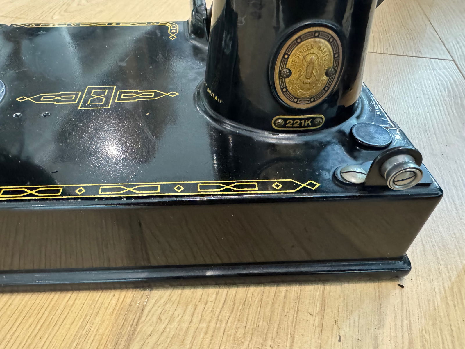 Singer 221K Featherweight Sewing Machine, - 2