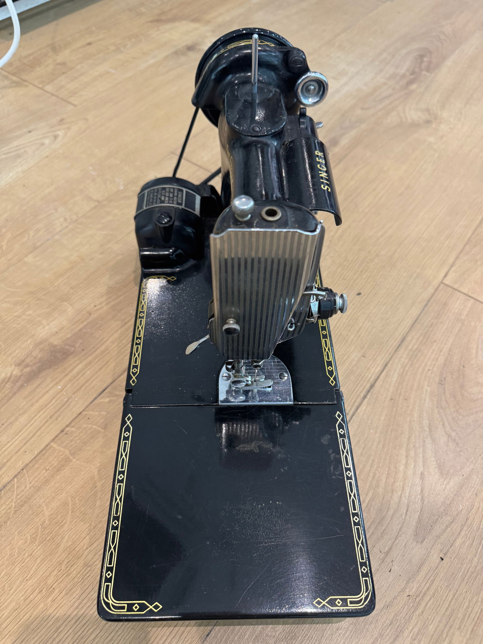 Singer 221K Featherweight Sewing Machine, - 5