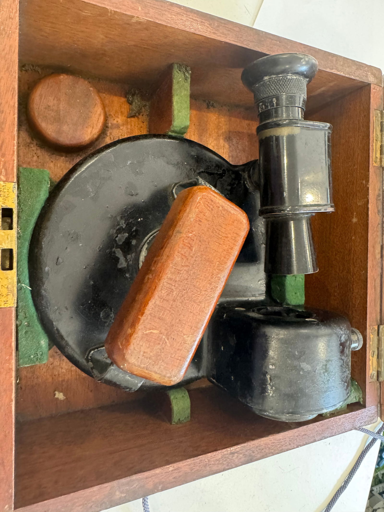 A WW1 naval range finder in its associated box. Marked to maker T. Cooke & Sons Ltd of London & - 7