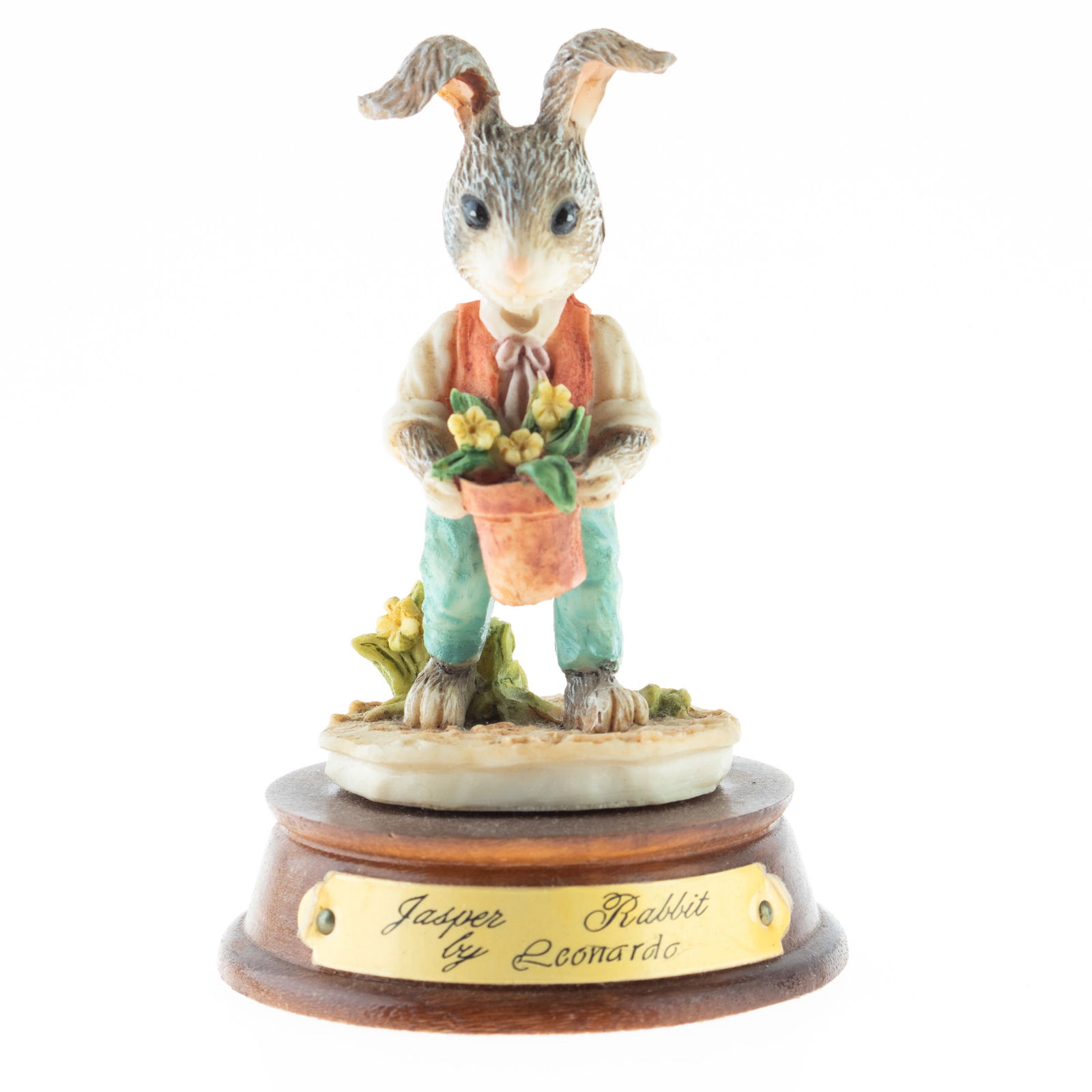 Hand Painted Porcelain Rabbit Sculpture By Leonardo: Height: 10.5 cm, Width: 7.5 cm. It is the responsibility of the Buyer to carefully examine each lot and form their own judgment regarding its condition, description, provenance, and authenticity prior
