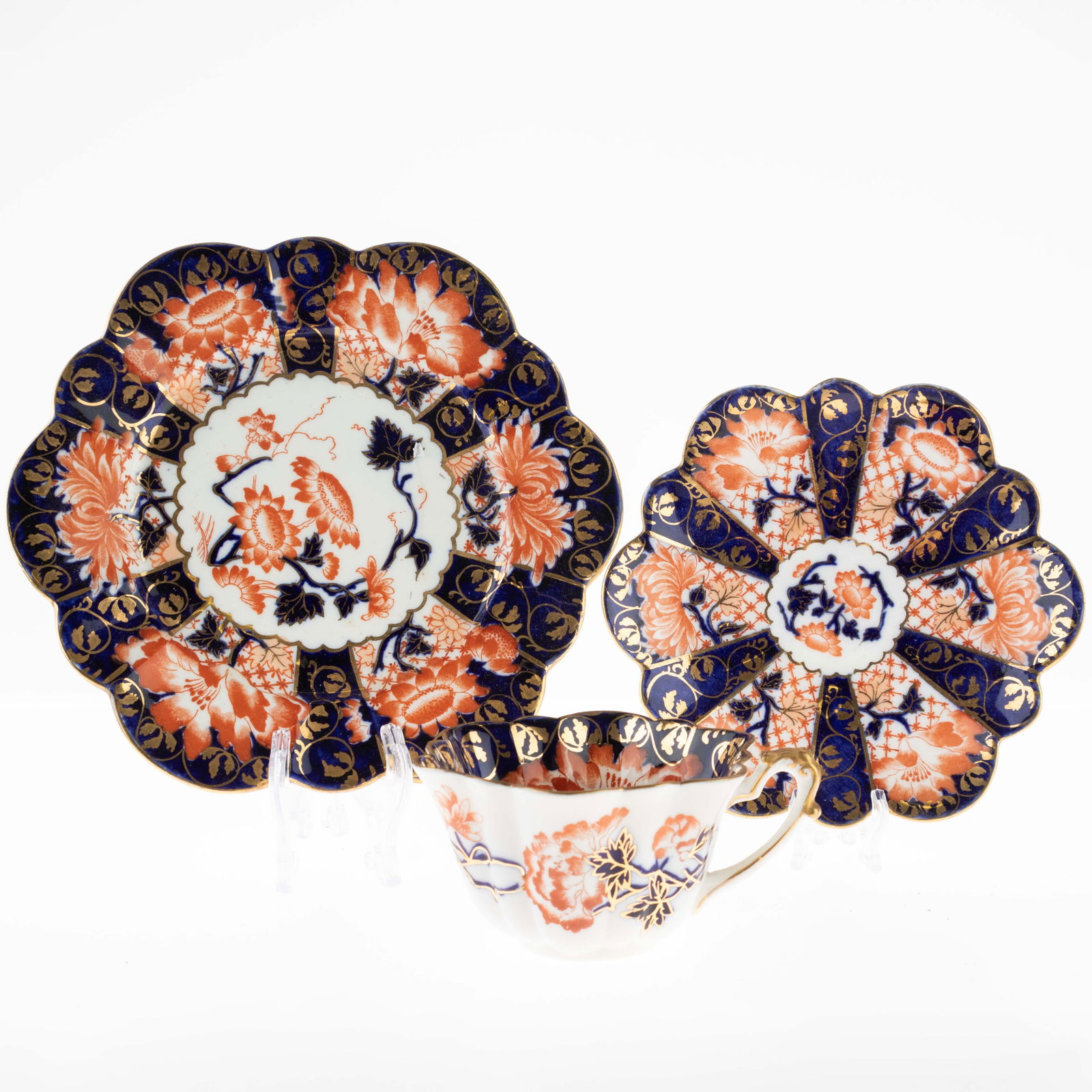 Mid Century Japanese Imari Pattern Gilt Porcelain Lobed Teacup And Saucers (1 of 3)