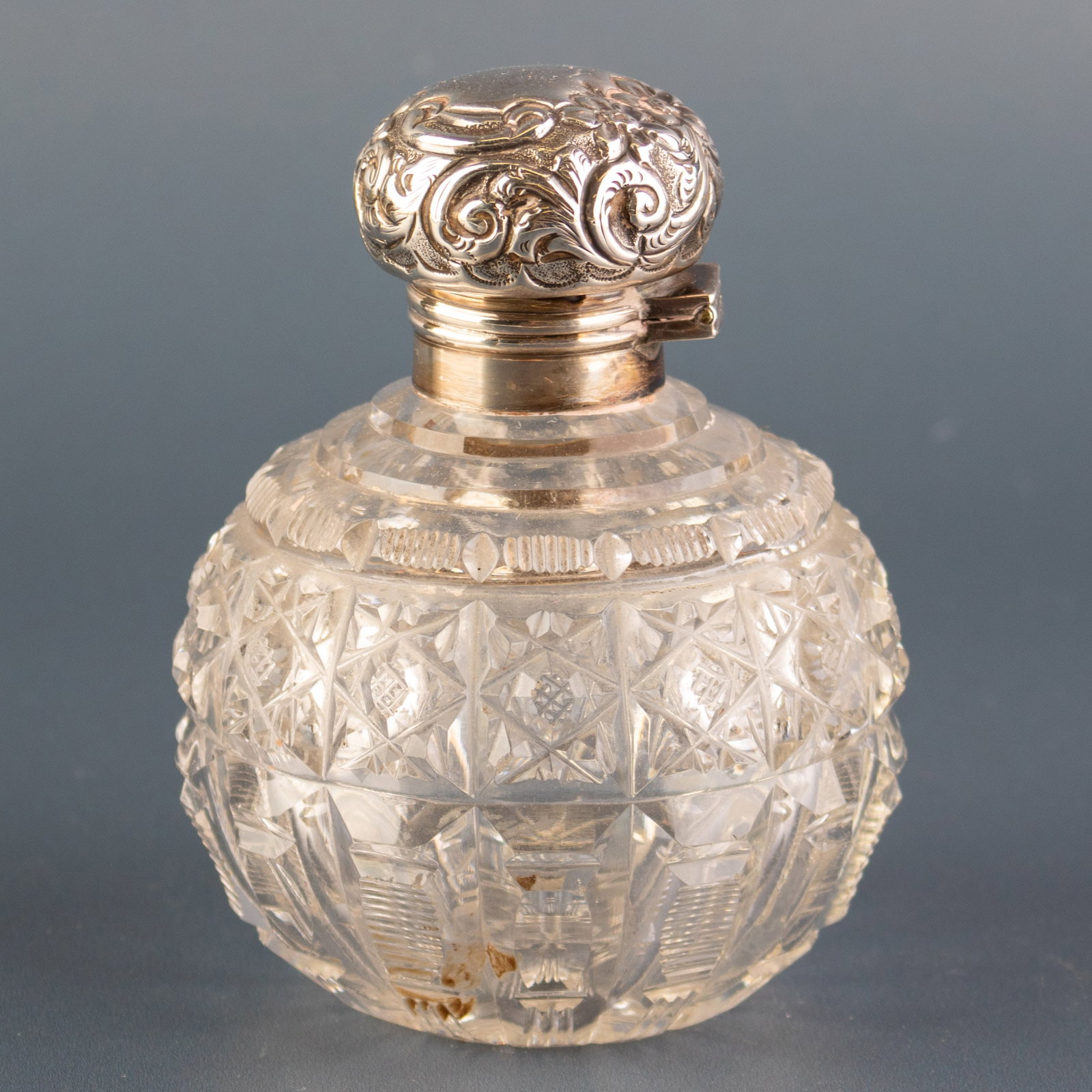 Antique Cut Crystal Glass Silver Topped Birmingham Hallmarked Scent Perfume Bottle (1 of 2)