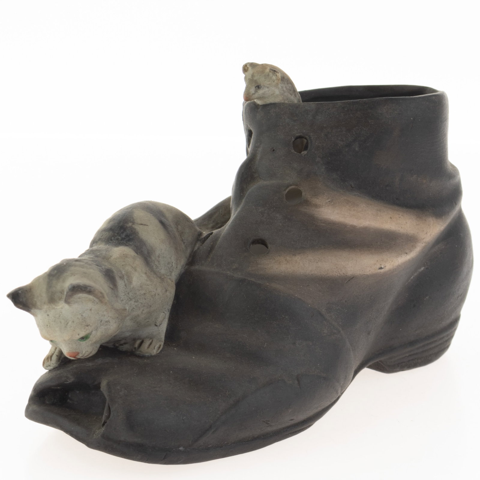 Antique German Polychrome Bisque Porcelain Cat & Mouse Boot 19Th Century: Height: 7.5 cm, Width: 13.5 cm. It is the responsibility of the Buyer to carefully examine each lot and form their own judgment regarding its condition, description, provenance, and authenticity prior