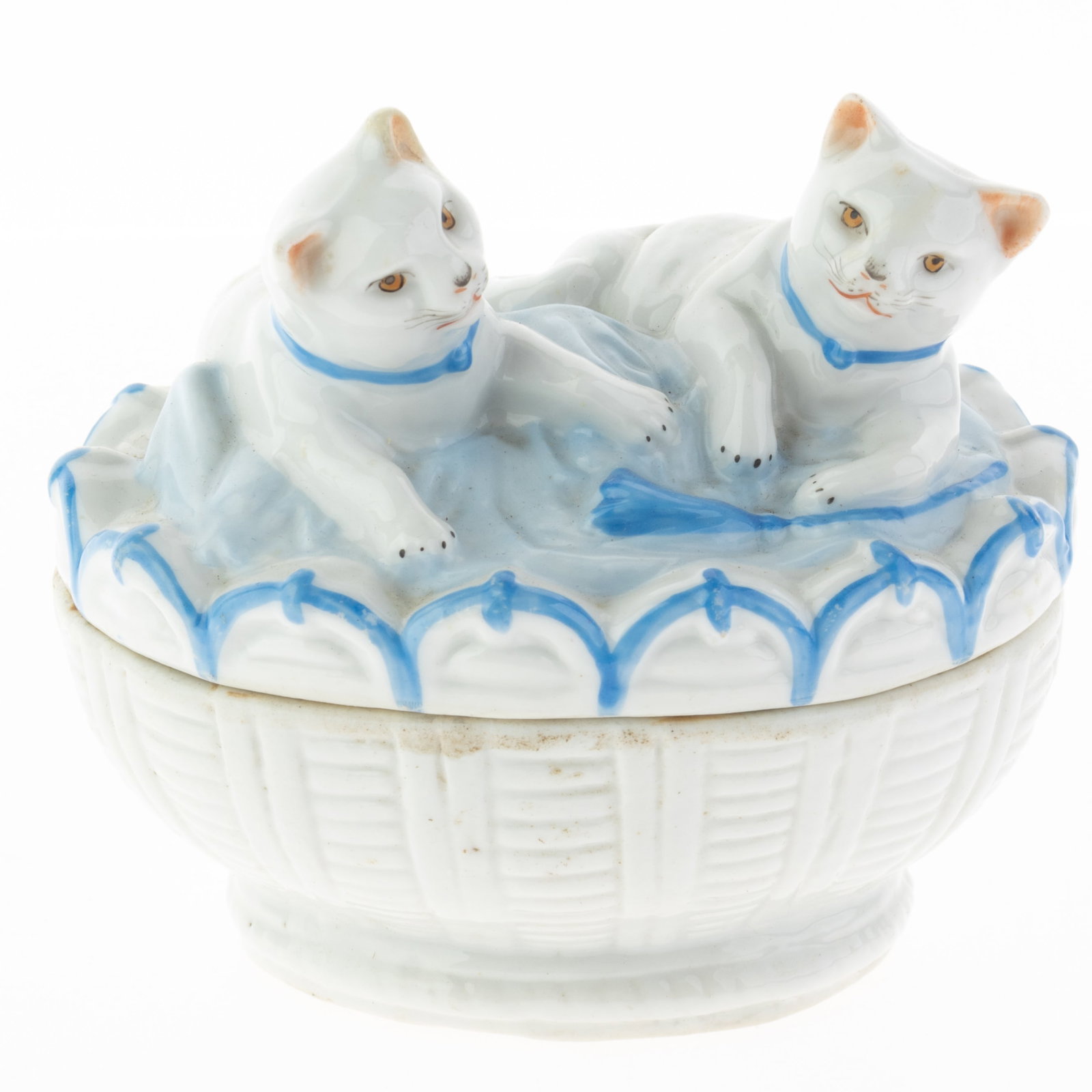 Antique Continental Polychrome Bisque Porcelain Cats Trinket Box 19Th Century: Height: 6.5 cm, Width: 9.5 cm. It is the responsibility of the Buyer to carefully examine each lot and form their own judgment regarding its condition, description, provenance, and authenticity prior
