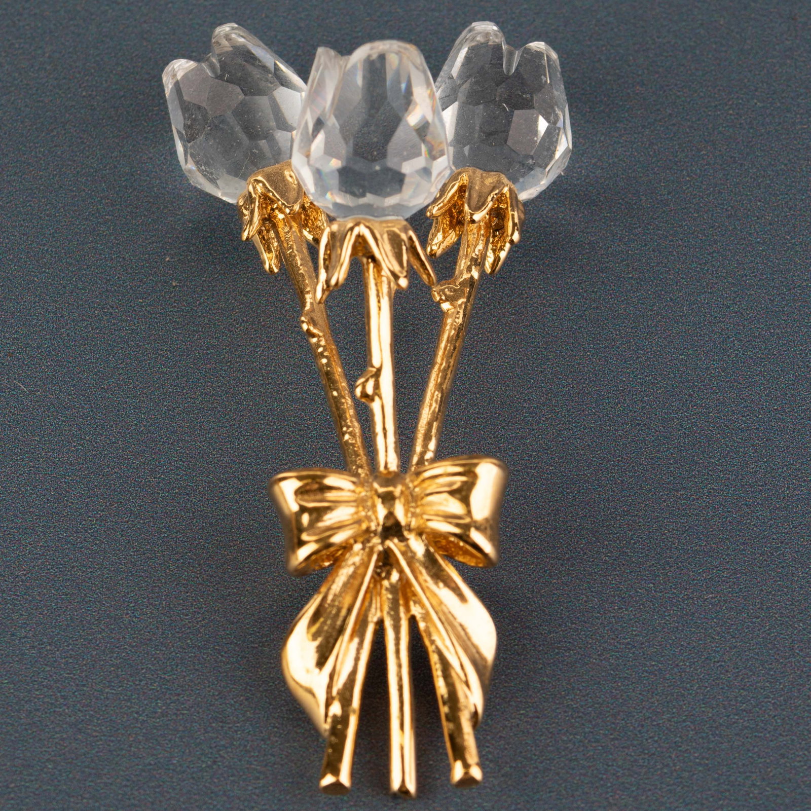 Swarovski Crystal Glass Rose Bouquet Ornament: Height: 5.5 cm, Width: 3.0 cm. It is the responsibility of the Buyer to carefully examine each lot and form their own judgment regarding its condition, description, provenance, and authenticity prior 
