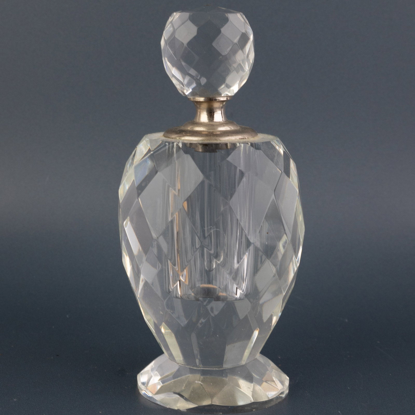 Mid Century Faceted Glass Perfume Scent Bottle: Height: 10.5 cm, Width: 5.5 cm. It is the responsibility of the Buyer to carefully examine each lot and form their own judgment regarding its condition, description, provenance, and authenticity prior