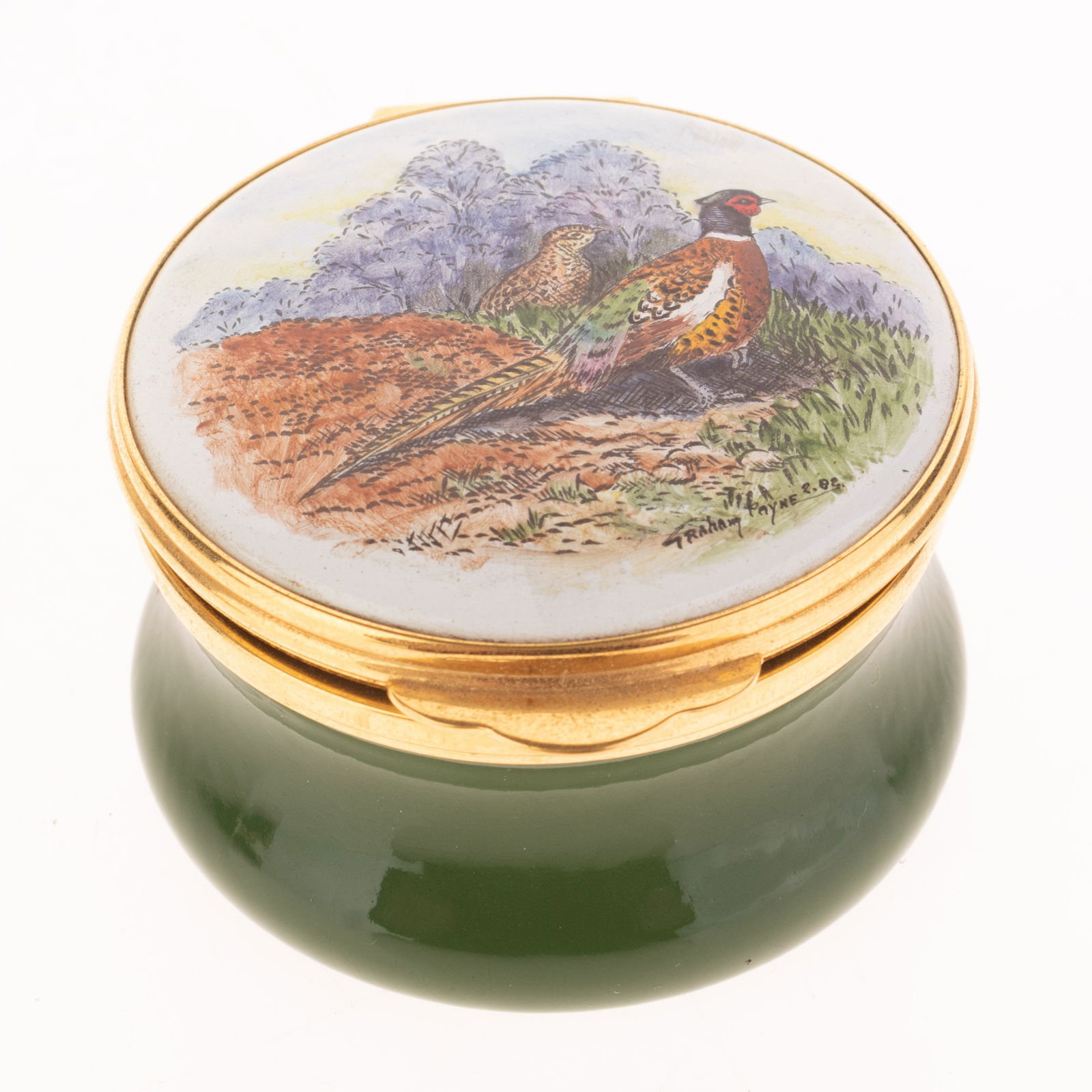 Graham Payne Studios Worcester Hand Painted & Enamelled Pheasants Signed Pill Box 1/250: Height: 4.0 cm, Width: 5.5 cm. It is the responsibility of the Buyer to carefully examine each lot and form their own judgment regarding its condition, description, provenance, and authenticity prior