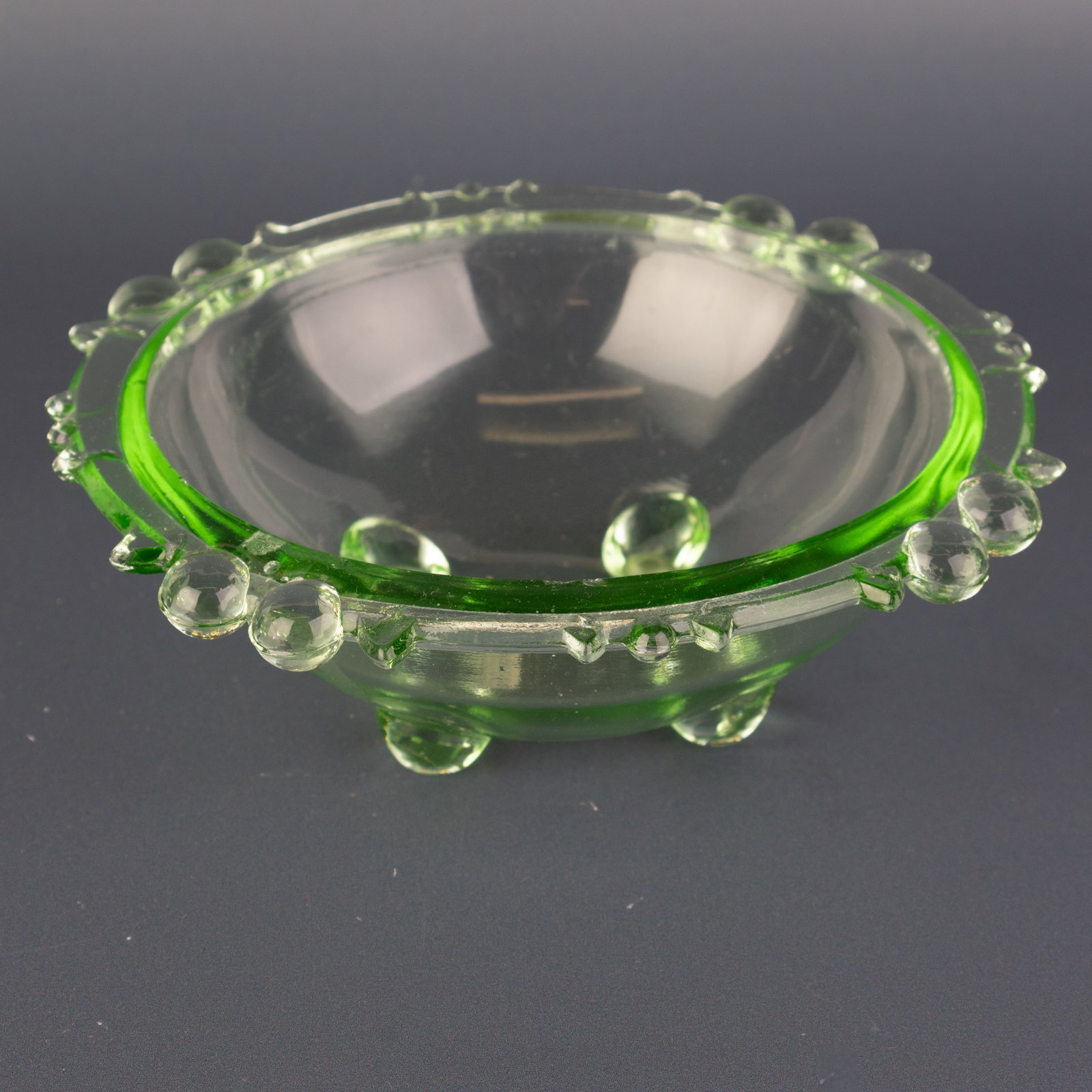 Art Deco 1930'S Uranium Glass Footed Bowl: (Height: 5.0 cm, Width: 12.5 cm) It is the responsibility of the Buyer to carefully examine each lot and form their own judgment regarding its condition, description, provenance, and authenticity prio
