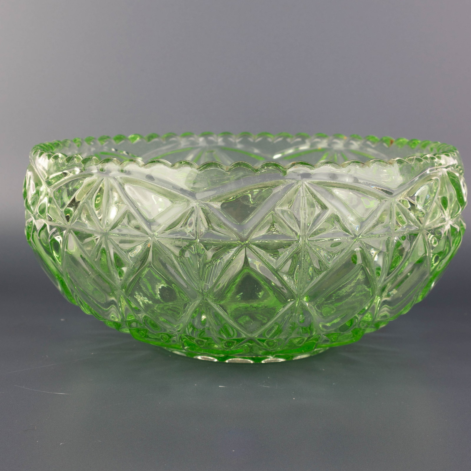 Art Deco 1930'S Pressed Depression Uranium Glass Centrepiece Fruit Bowl (1 of 3)