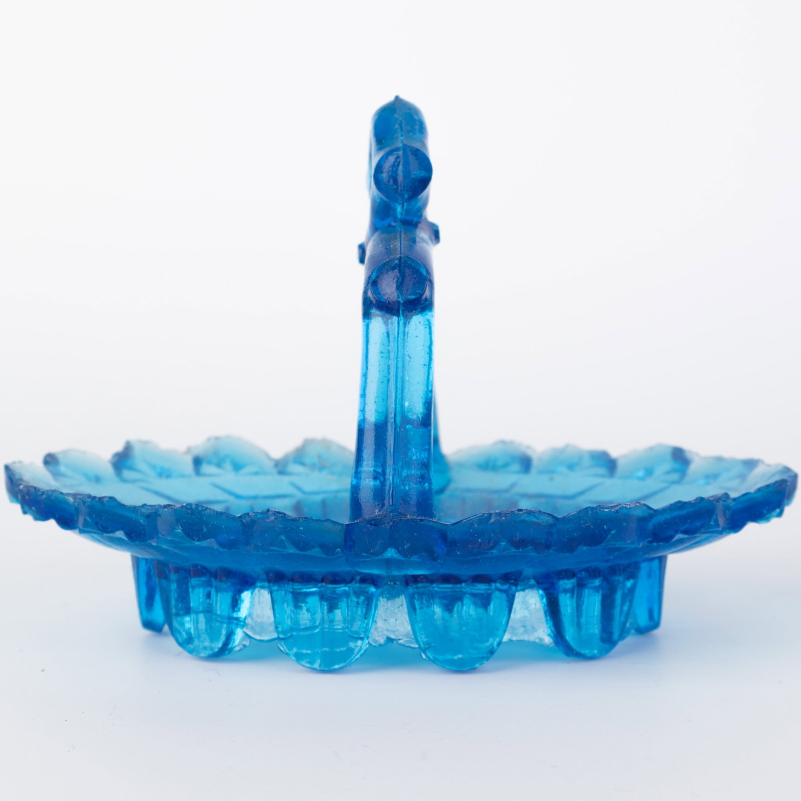 Art Deco 1930'S Pressed Blue Glass Basket: (Height: 8.5 cm, Width: 13.5 cm) It is the responsibility of the Buyer to carefully examine each lot and form their own judgment regarding its condition, description, provenance, and authenticity prio