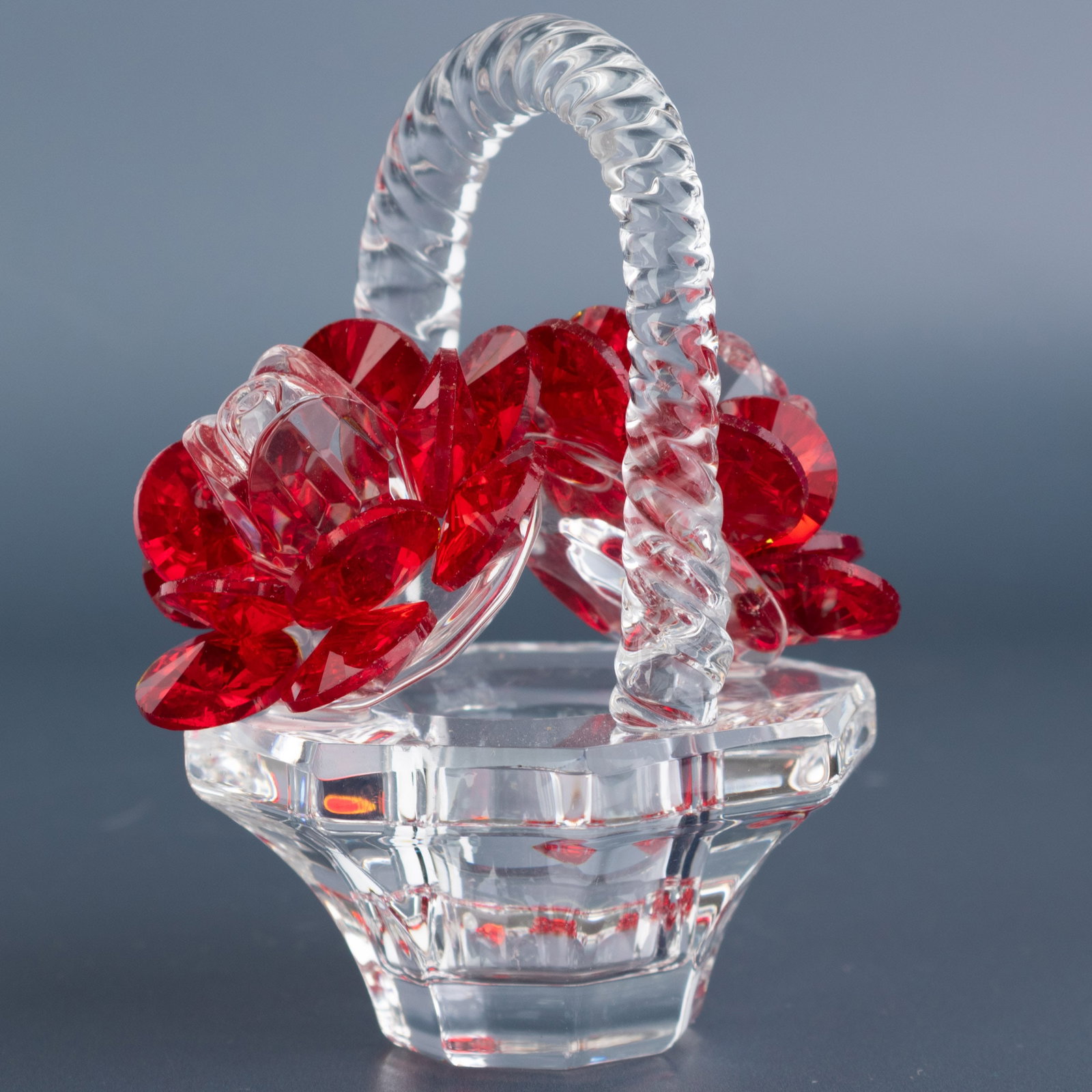 Vintage Red Roses Basket Crystal Basket Sculpture In The Style Of Swarovski: (Height: 8.5 cm, Width: 7.0 cm) It is the responsibility of the Buyer to carefully examine each lot and form their own judgment regarding its condition, description, provenance, and authenticity prior
