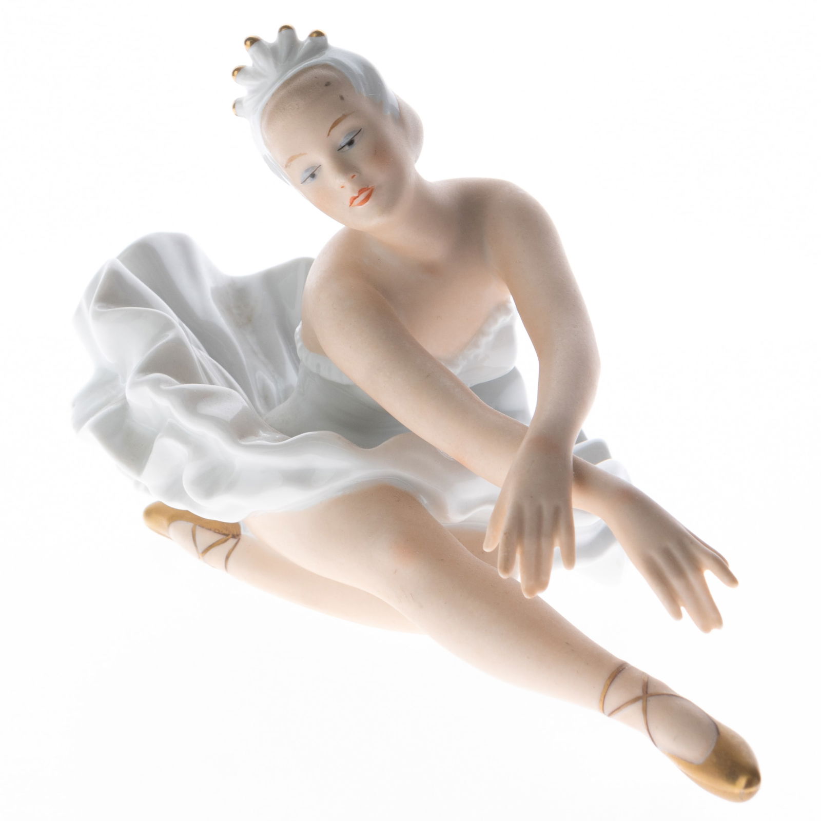 Vintage Wallendorf German Bisque Porcelain Swan Lake Balllerina Figurine: (Height: 10.0 cm, Width: 20.0 cm) It is the responsibility of the Buyer to carefully examine each lot and form their own judgment regarding its condition, description, provenance, and authenticity pri