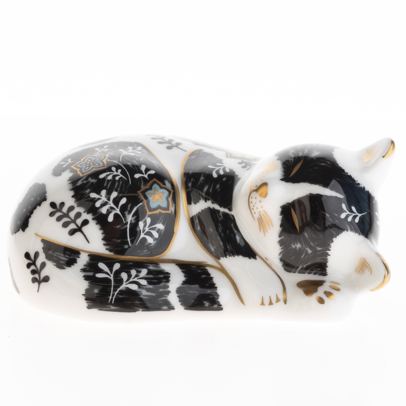 Royal Crown Derby Fine Gilt Porcelain Misty Cat Paperweight Figurine: (Height: 3.0 cm, Width: 9.5 cm) It is the responsibility of the Buyer to carefully examine each lot and form their own judgment regarding its condition, description, provenance, and authenticity prior