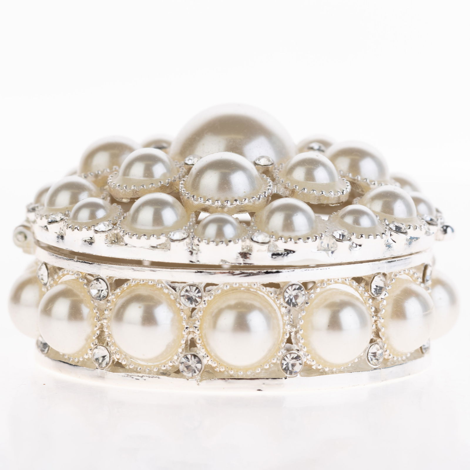 Vintage Faux Pearl White Metal Hinged Trinket Box (1 of 5)