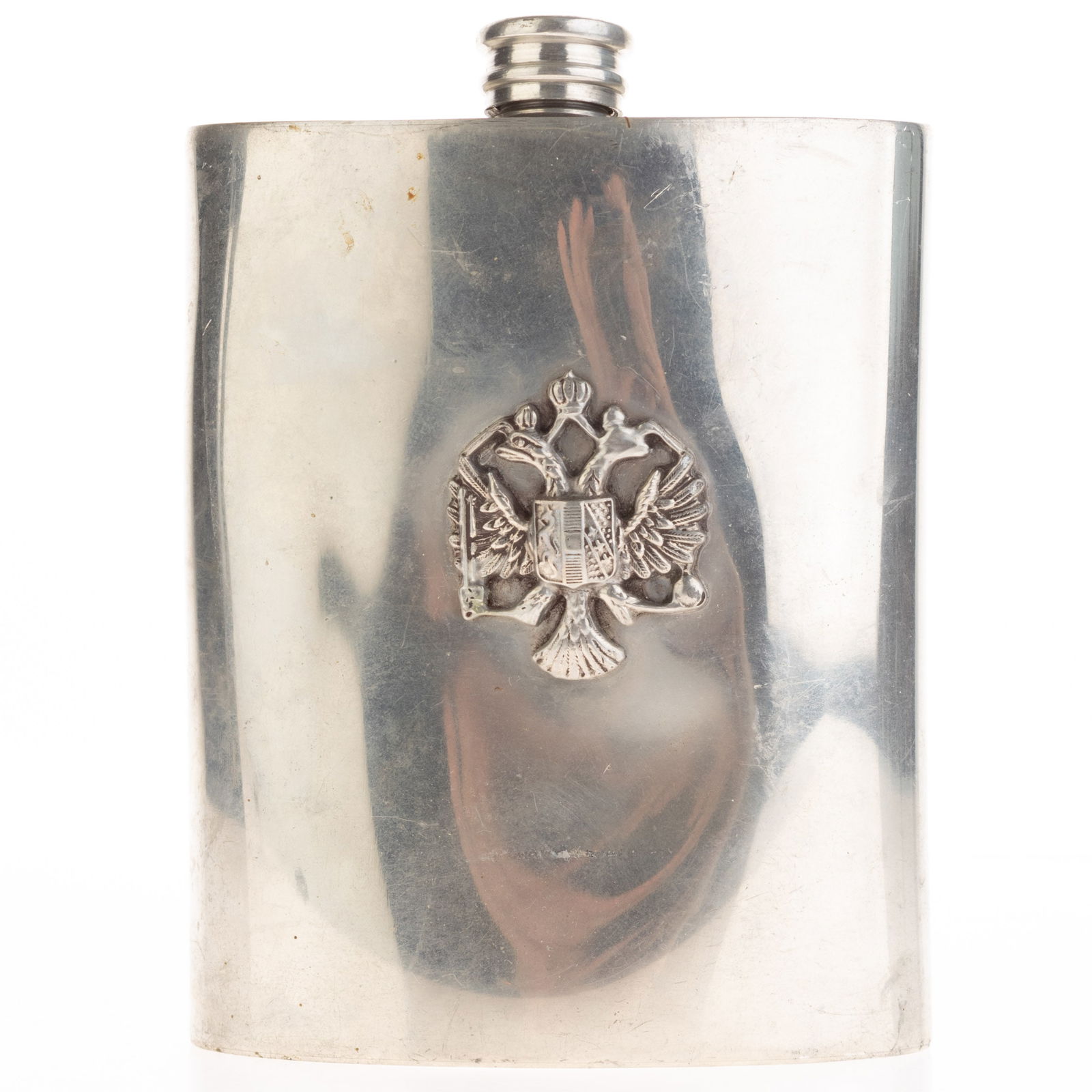 Fine British Pewter 8Oz Whisky Hip Flask With 1St Queen'S Dragoon Guards Crest: (Height: 13.0 cm, Width: 9.0 cm) It is the responsibility of the Buyer to carefully examine each lot and form their own judgment regarding its condition, description, provenance, and authenticity prio