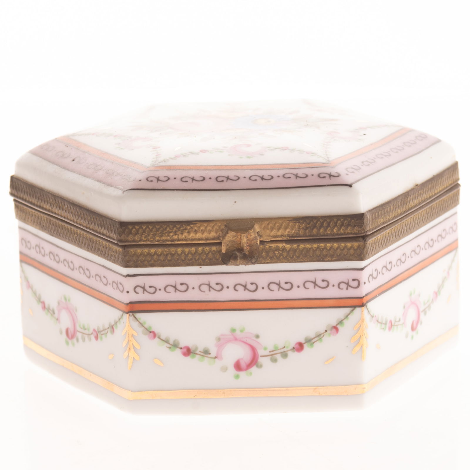 Antique French Fine Gilt Porcelain Floral Trinket Or Pill Box: It is the responsibility of the Buyer to carefully examine each lot and form their own judgment regarding its condition, description, provenance, and authenticity prior to making a purchase. We welcom