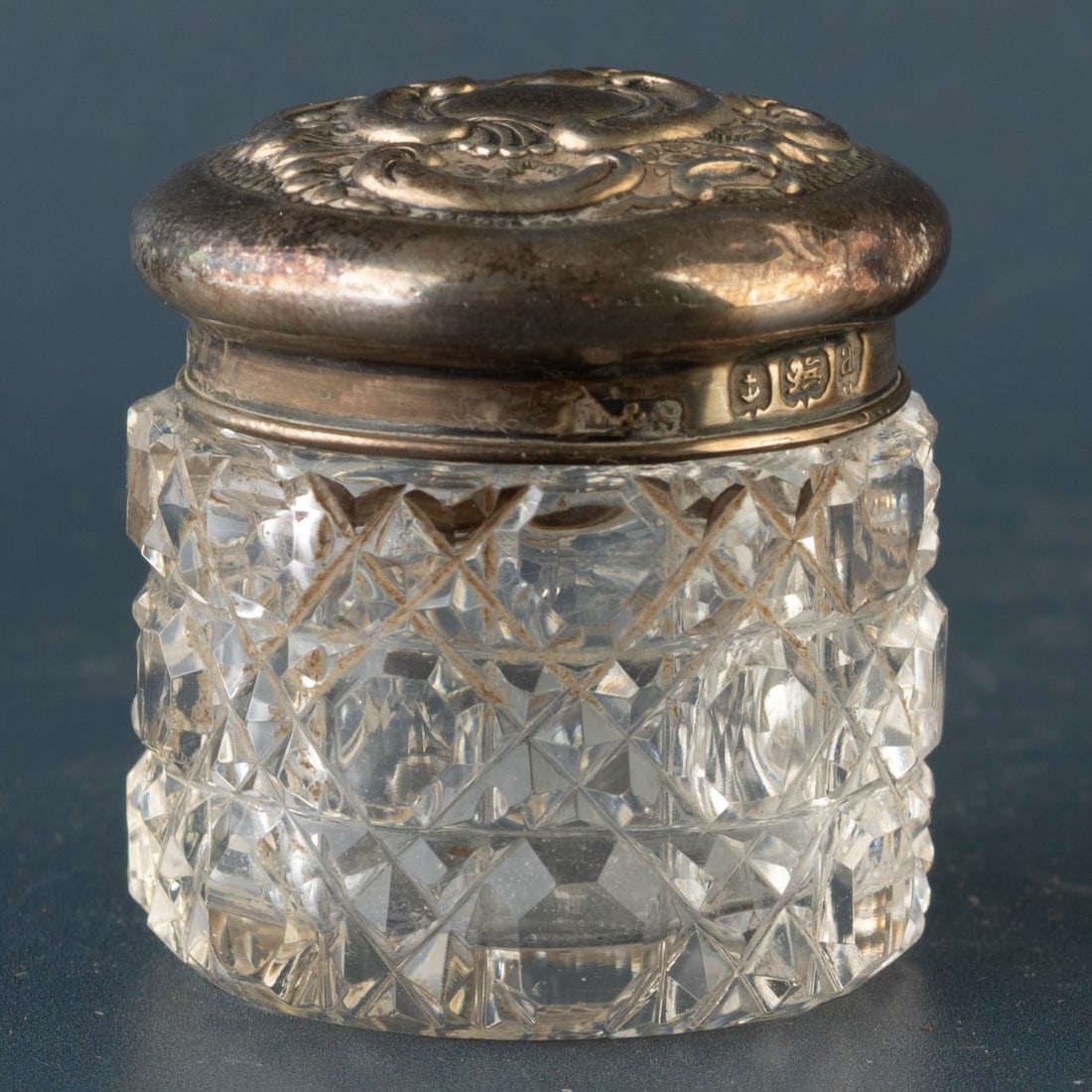 Antique Edwardian Crystal Vanity Jar With Sterling Silver Repousse Top Hallmarked Birmingham 1900 (1 of 6)