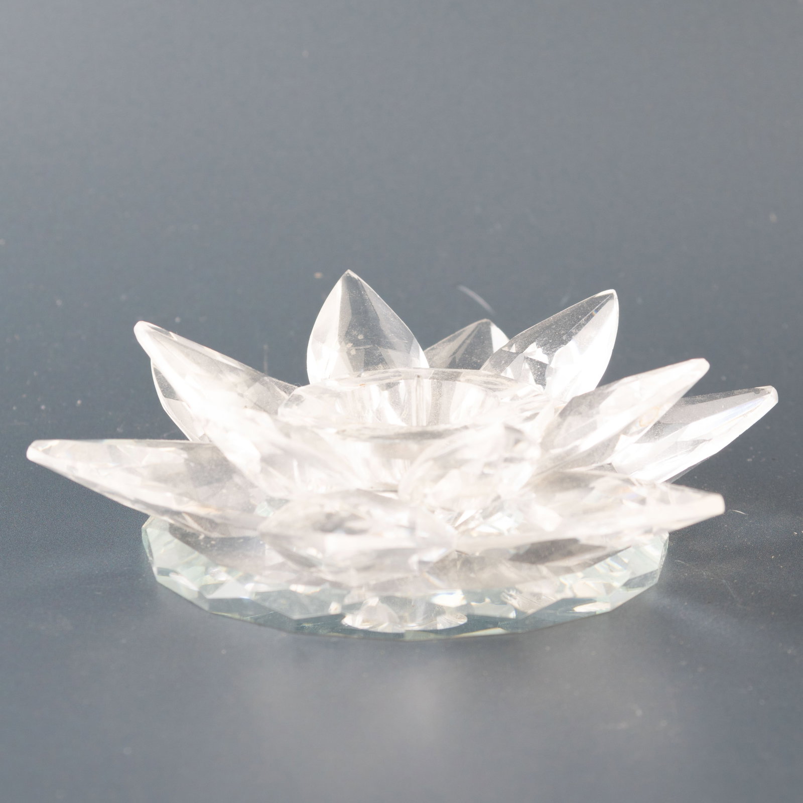 Vintage Swarovski Style Crystal Lotus Flower Candle Holder: It is the responsibility of the Buyer to carefully examine each lot and form their own judgment regarding its condition, description, provenance, and authenticity prior to making a purchase. We welcom