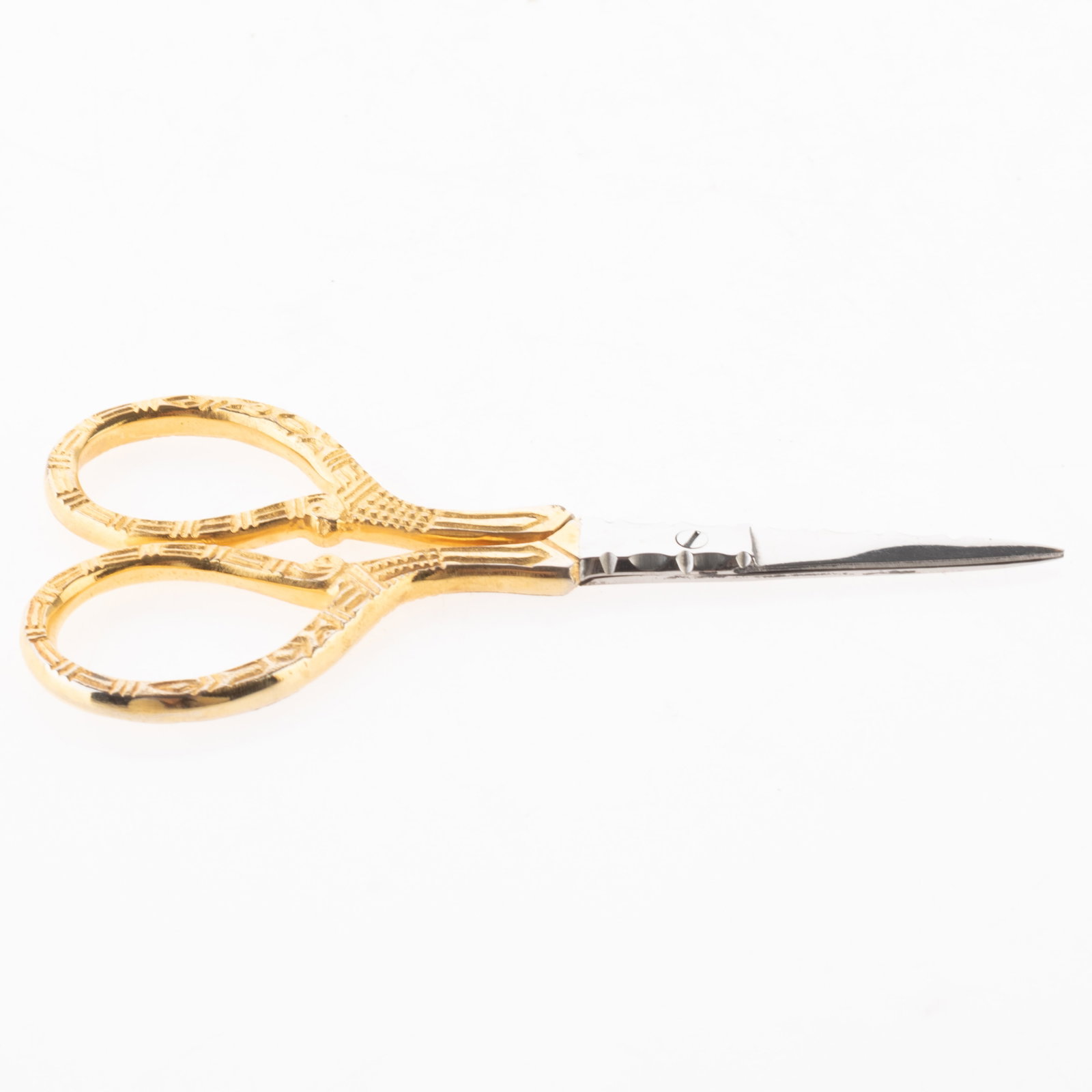 Antique Gold Plated Embroidery Scissors: It is the responsibility of the Buyer to carefully examine each lot and form their own judgment regarding its condition, description, provenance, and authenticity prior to making a purchase. We welcom