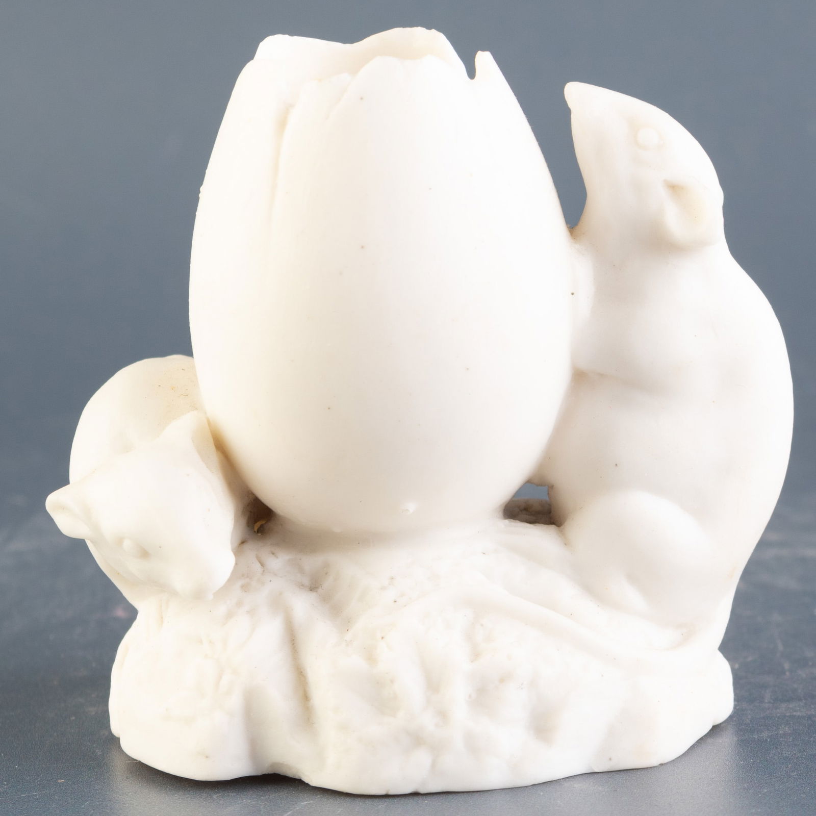 Antique Victorian Parian Bisque Mice & Egg Figurine 19Th Century: It is the responsibility of the Buyer to carefully examine each lot and form their own judgment regarding its condition, description, provenance, and authenticity prior to making a purchase. We welcom