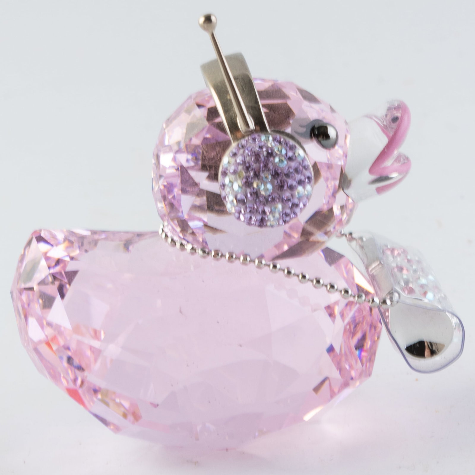 Swarovski Crystal Pink Happy Duck Figurine: It is the responsibility of the Buyer to carefully examine each lot and form their own judgment regarding its condition, description, provenance, and authenticity prior to making a purchase. We welcom