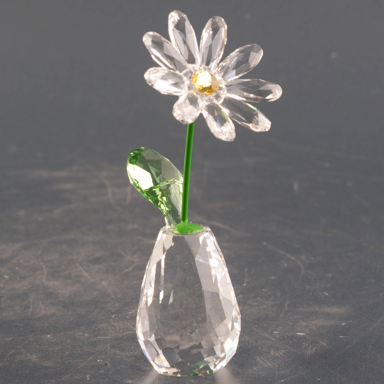Swarovski Crystal Daisy Flower Vase: It is the responsibility of the Buyer to carefully examine each lot and form their own judgment regarding its condition, description, provenance, and authenticity prior to making a purchase. We welcom