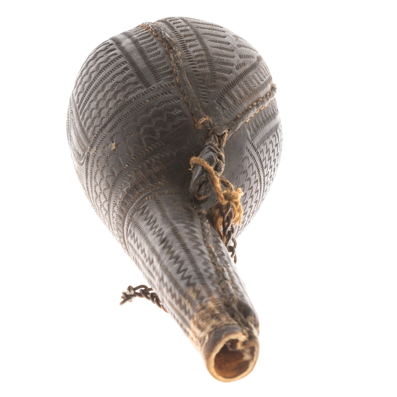Antique Bedouin Etched Camel Leather Powder Flask 19Th Century: It is the responsibility of the Buyer to carefully examine each lot and form their own judgment regarding its condition, description, provenance, and authenticity prior to making a purchase. We welcom