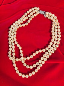 Franklin Mint, Simulated Pearl Necklace as Worn by Jackie Kennedy