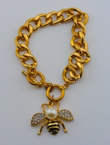 Vintage-Inspired Gold Chunky Link Bracelet w/ Elegant Bee Charm!!