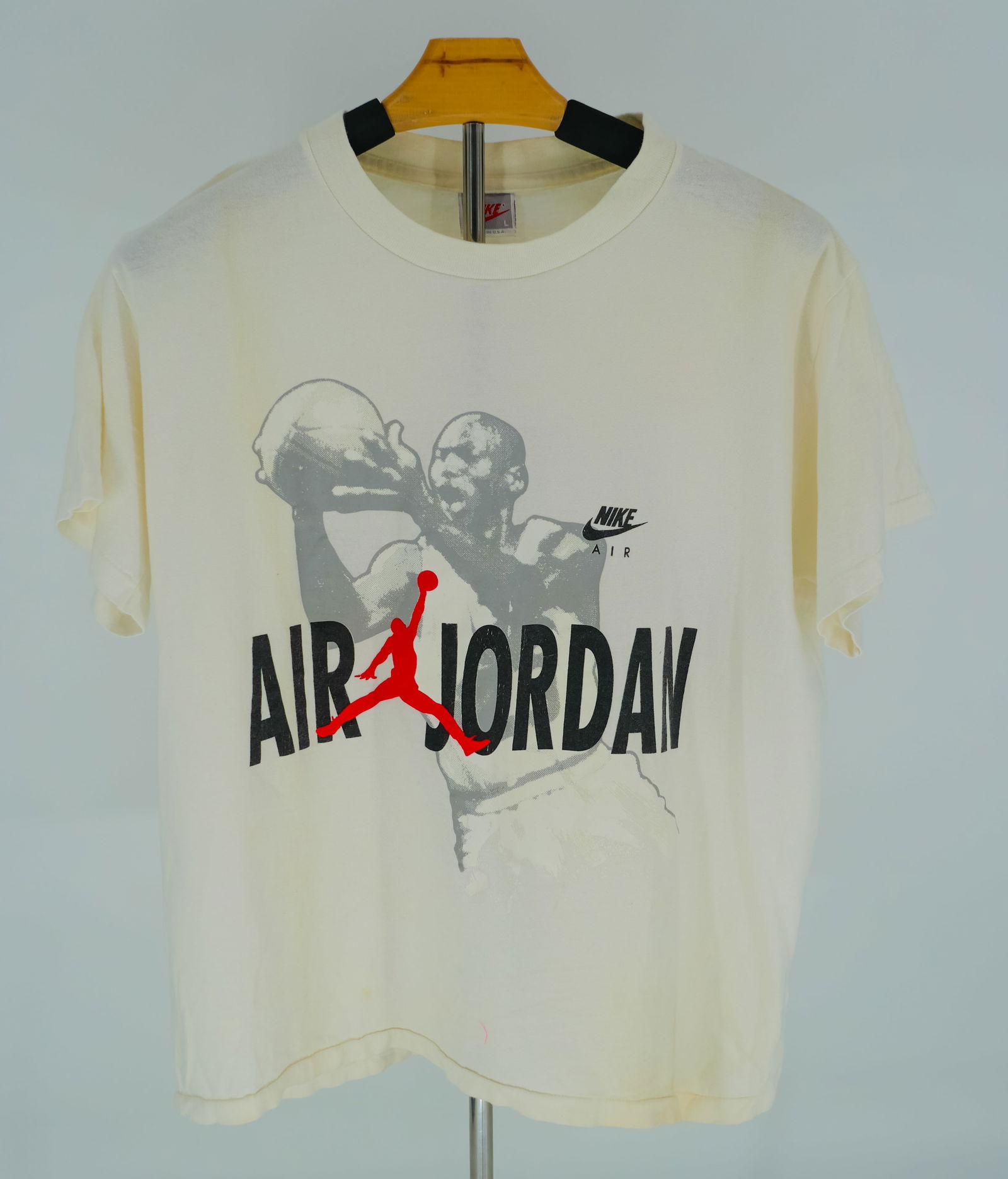 Vintage Nike Air Jordan "Hare Jordan" T-Shirt (Size L) - Bugs Bunny x Jumpman Collab, 1990s OG! (1 of 3)