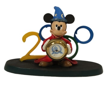 A 1999 Cast Holiday Celebration clock.