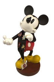 A Disney Parks Mickey Mouse Pin Holder Big Fig