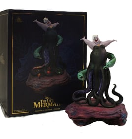 A 2022 Disney Parks The Little Mermaid Ursula Light Up Statue Figurine Figure.