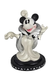 A Miniie Mouse ?Stepping Out? Figurine.