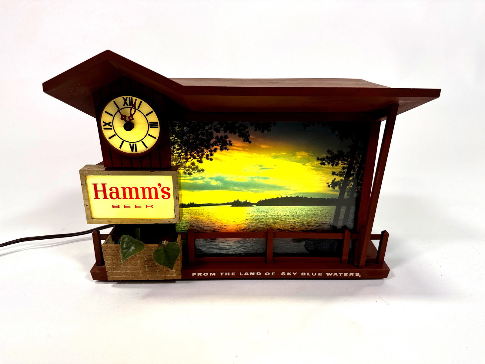 Circa 1960s Hamm’s Beer Dudk to Dawn lighted motion clock Tavern sign. (1 of 1)