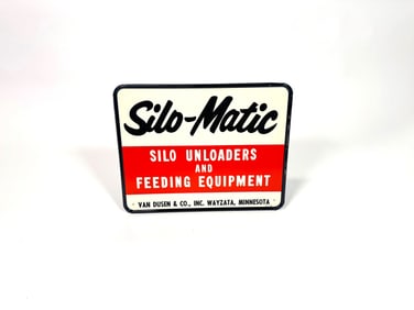 NOS 1950s Silo – Matic Loaders of Wayzata single – sided tin sign.
