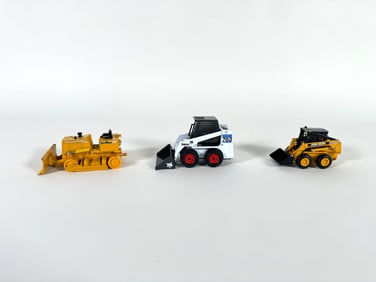 Lot of three John Deere and Bobcat Crawler and Loaders
