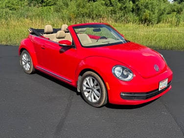2013 Volkswagen Beetle 2-door convertible