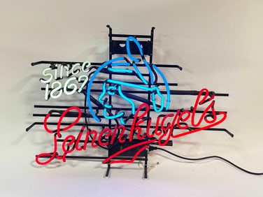 Vintage Leinenkugel's neon tavern sign.