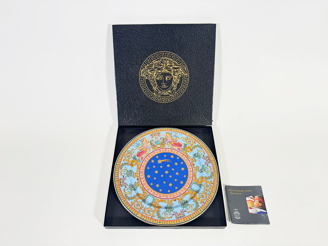 1997 Versace Nativity Christmas plate by Rosenthal - Continental.: 1997 Versace Nativity Christmas plate by Rosenthal - Continental. Presents with original box. Condition: Near Mint .