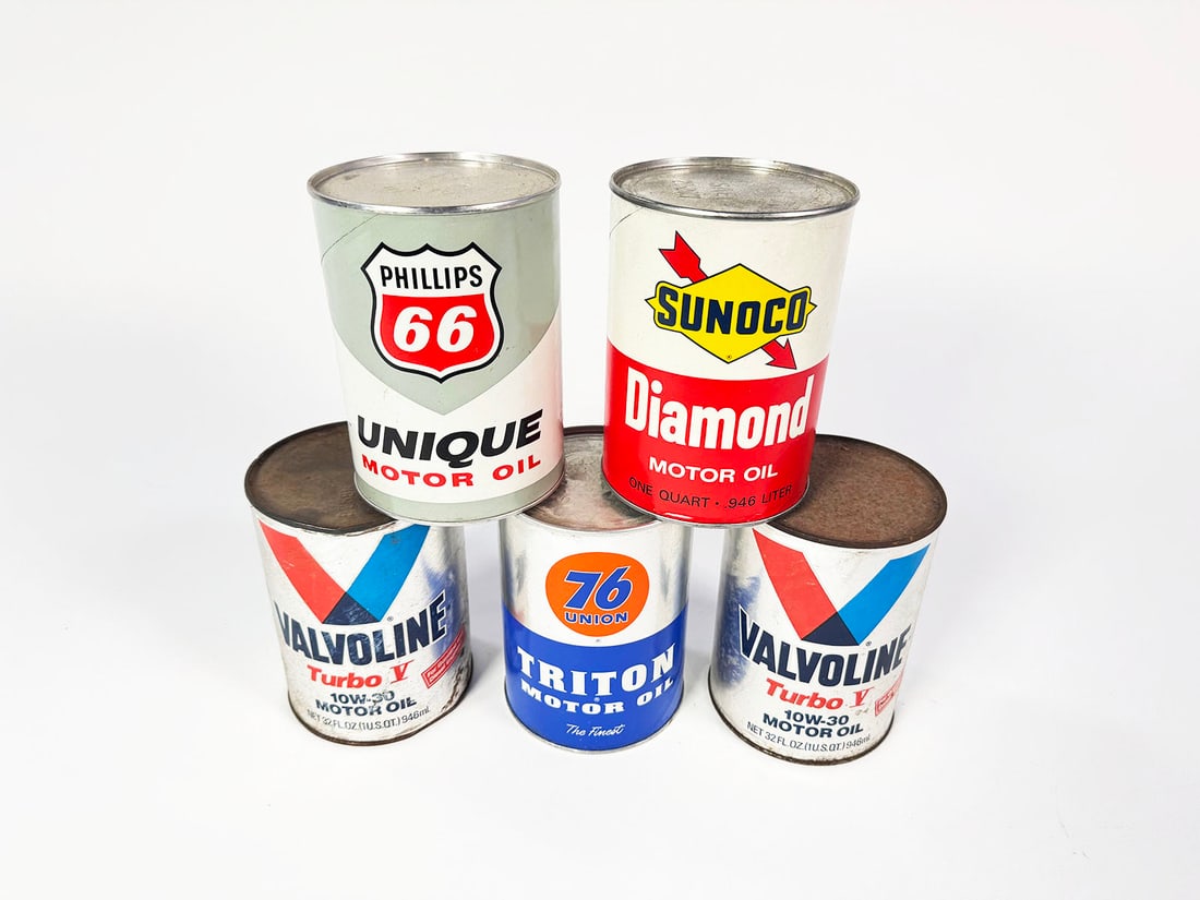 Lot of 5 NOS vintage paper quart cans still full.: Lot of 5 NOS vintage paper quart cans still full. Brands such as Phillips, Sunoco, Triton, and Valvoline. Condition: Various. Size: