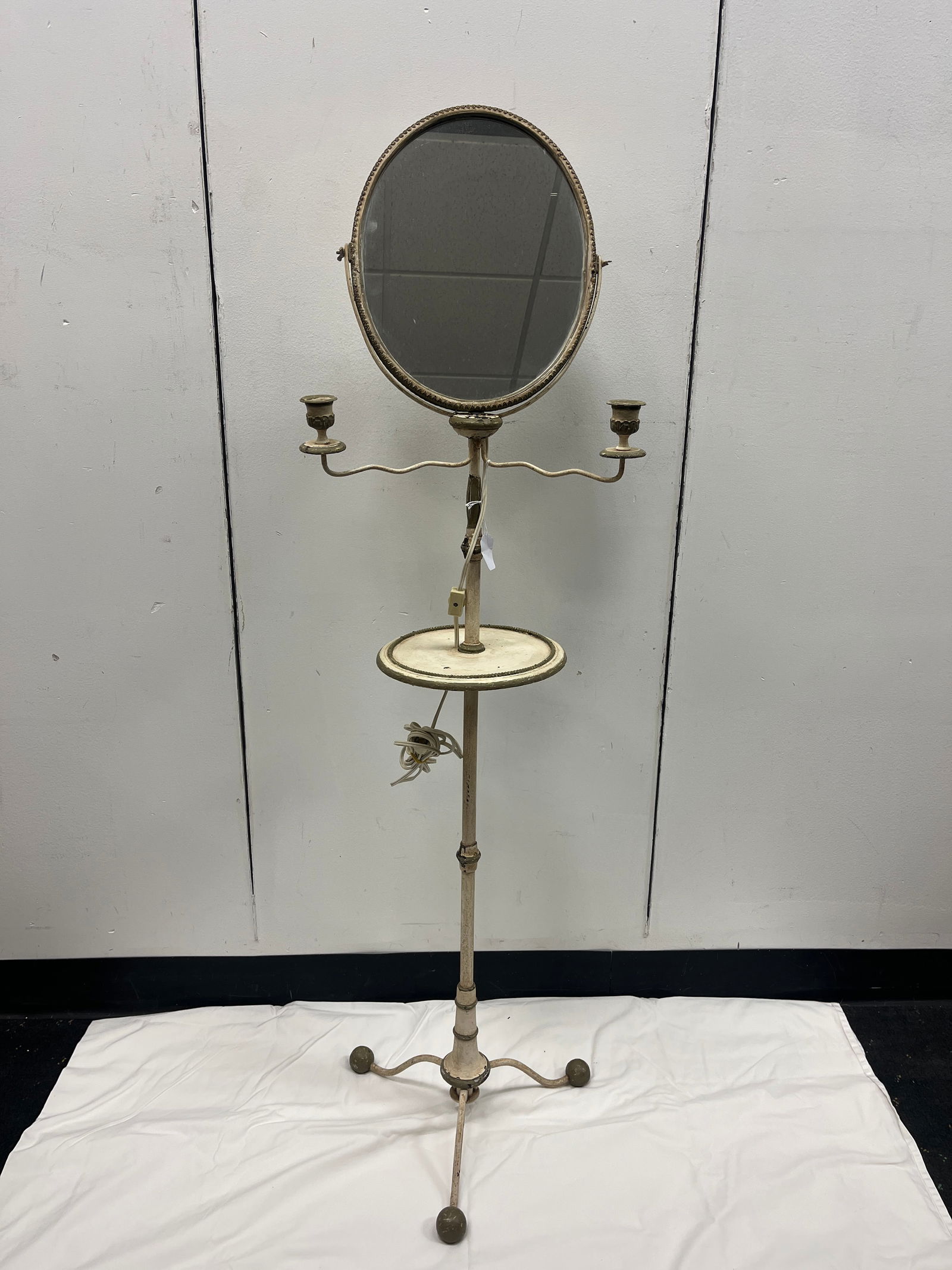 Vintage Painted Shaving Stand with Mirror (1 of 9)