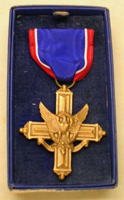 WWII DATED 1944 ARMY DISTINGUISHED SERVICE CROSS: WWII DATED 1944 ARMY DISTINGUISHED SERVICE CROSS * THIS FINE QUALITY MEDAL HAS BLACK BROOCH * BOX IS MARKED THE ROBBINS CO. * DATED 1944 * GRADE 9 *