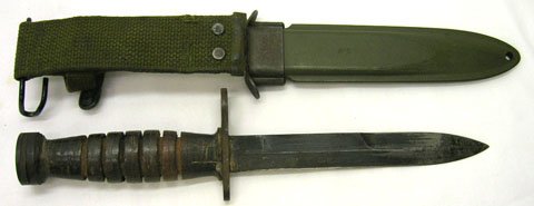 US M4 CASE CARBINE BAYONET: US M4 CASE CARBINE BAYONET * BLADE IS APROX. 6 1/2" LONG * GUARD IS MARKED USM4 CASE * HAS H MARKED ON HANDLE * HAS BEEN USED * SHOWS SOME WEAR * GRADE 7.5 *